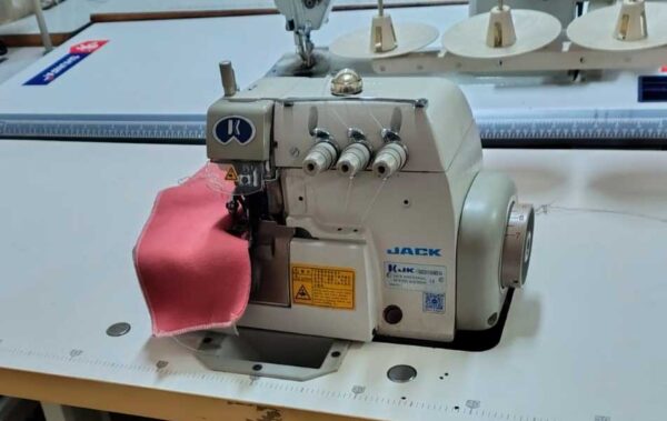Overlock-3-hilos-motor-bajo-consumo-$-450000