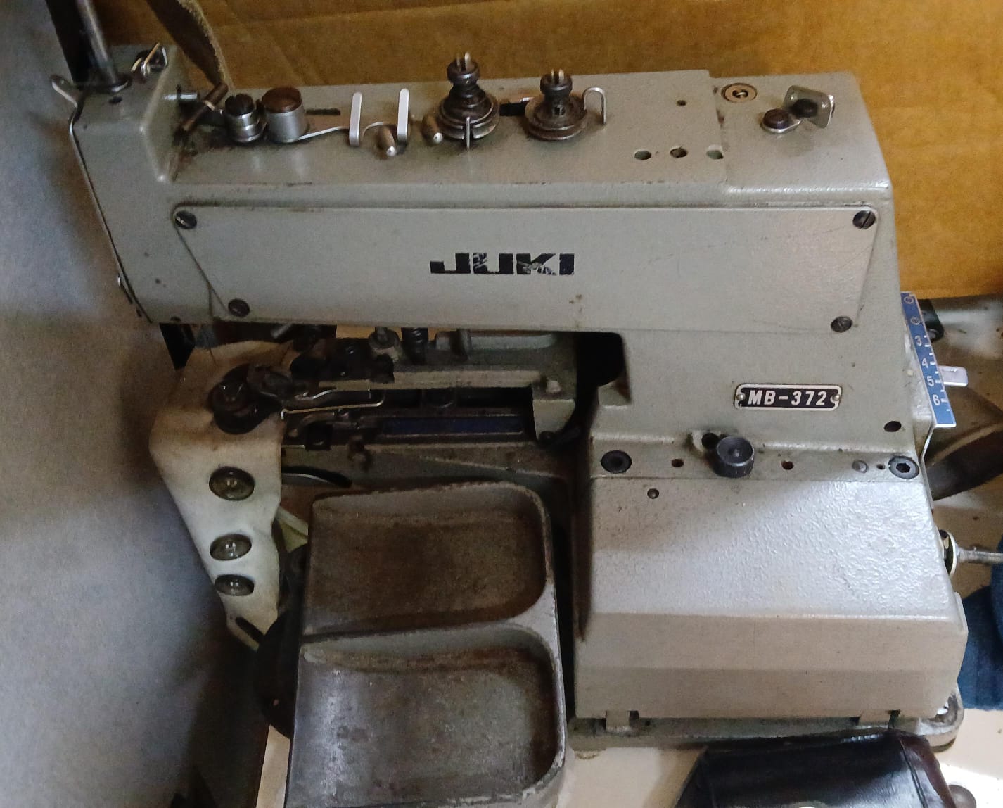 Botonera juki modelo MB-372 usada