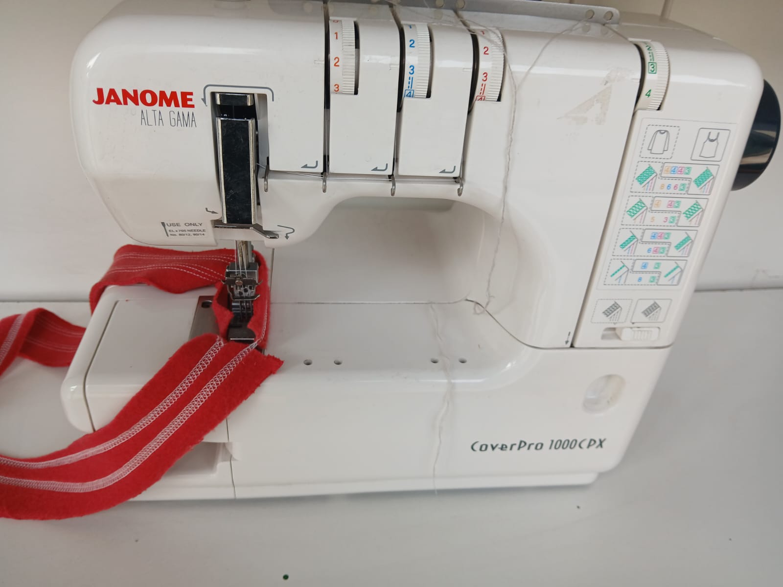 Collareta janome cover pro 1000cpx usada