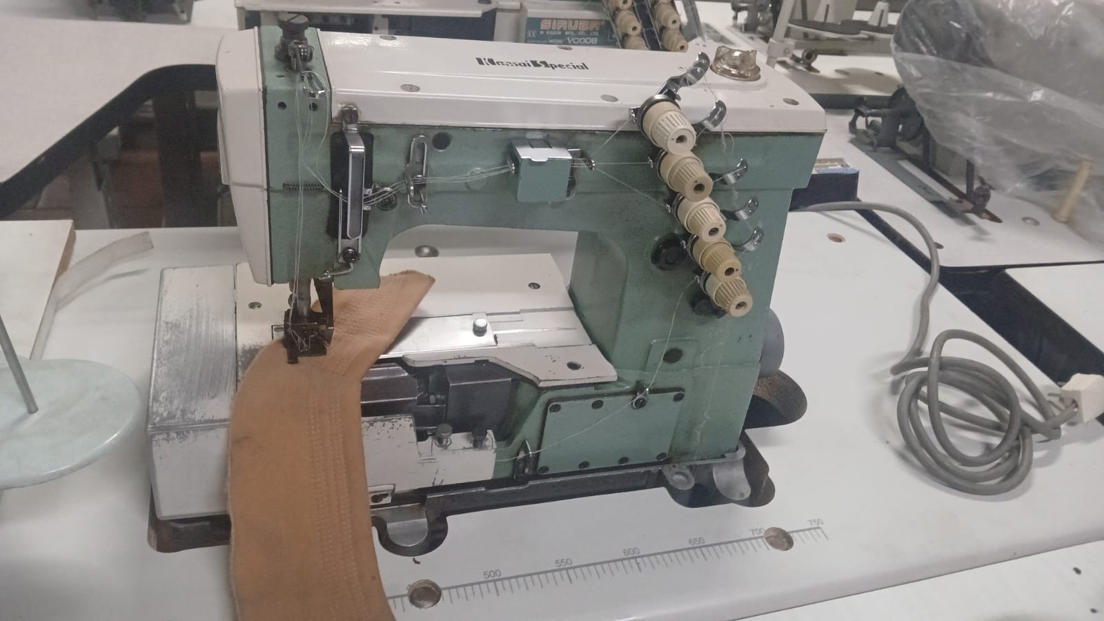 Collareta kansai special modelo w-8103-f Usada
