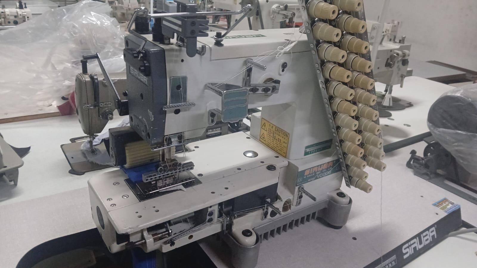 Multiaguja siruba modelo VC008-12064p Usada