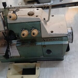 Overlock de 3 hilo Yamato  modelo 200-D2 usada