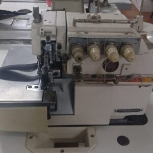 Overlock de 4 hilo yamata modelo FY737A Usada