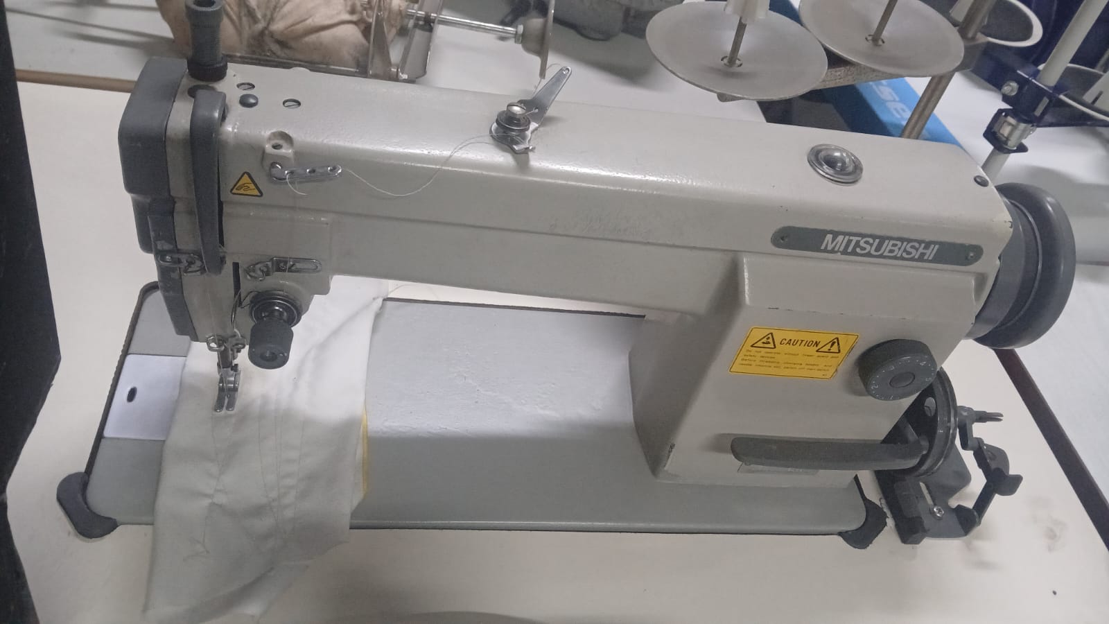 Recta mitsubishi modelo L52-1130 Usada